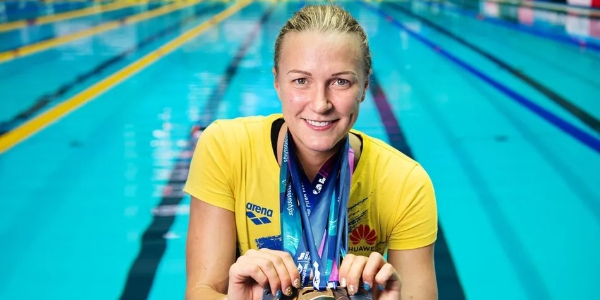 女子100米蝶泳世界纪录是多少